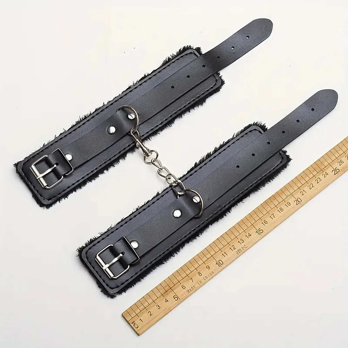 Black plush bondage sex handcuffs sex toy, adult bondage accessories, soft bondage suitable for couples' sex accessories